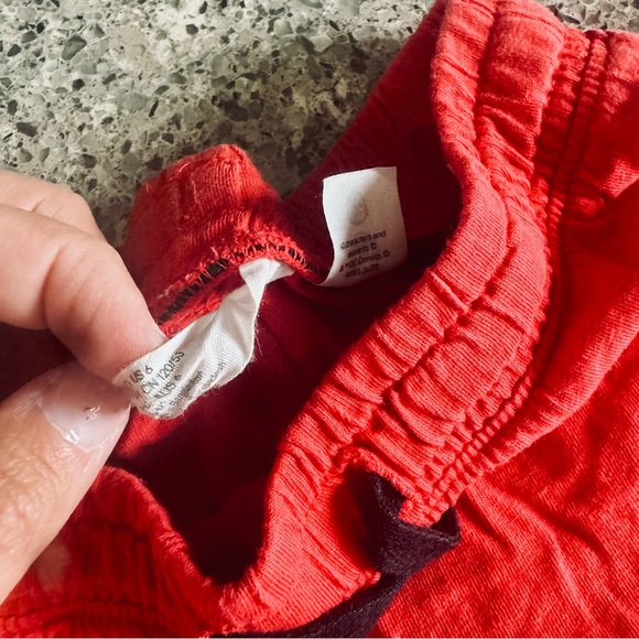 H&M l DC Bright Red Shorts Superman Short l Size: 6 - Picture 4 of 5